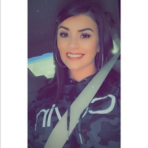 Meet your Posher, Katelyn